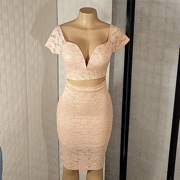 GLARE LACE SHORT SLEEVE V-NECK WOMEN"S DRESS - Picture 13 of 14